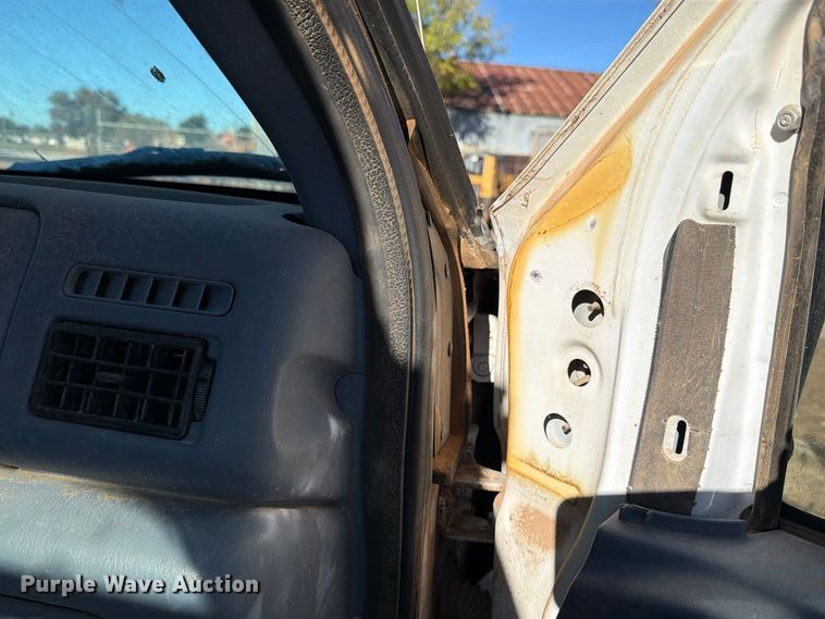 image for item DV8683 1999 Ford F450 bucket truck