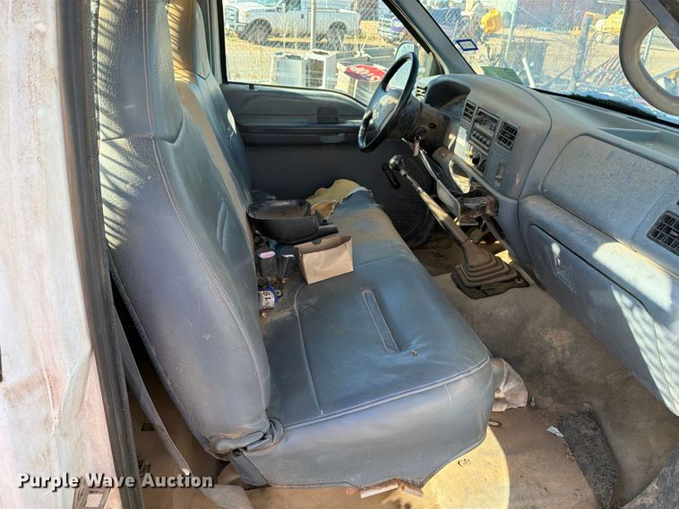 image for item DV8683 1999 Ford F450 bucket truck
