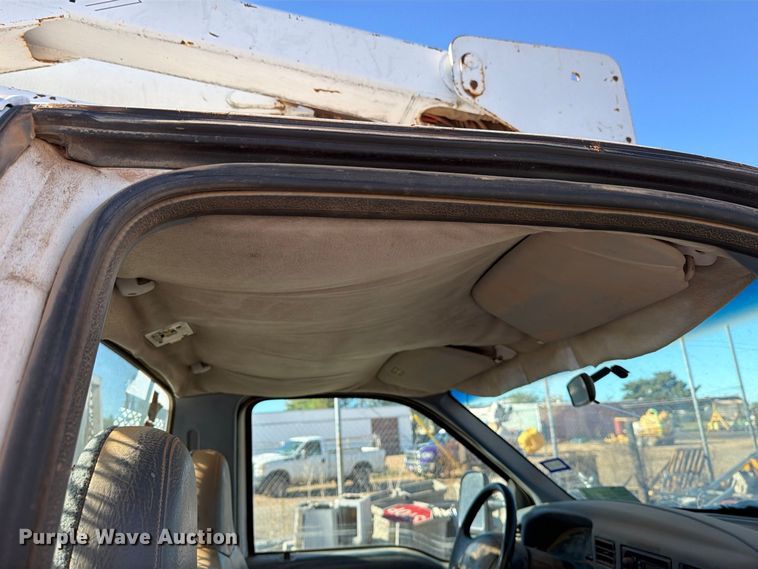 image for item DV8683 1999 Ford F450 bucket truck