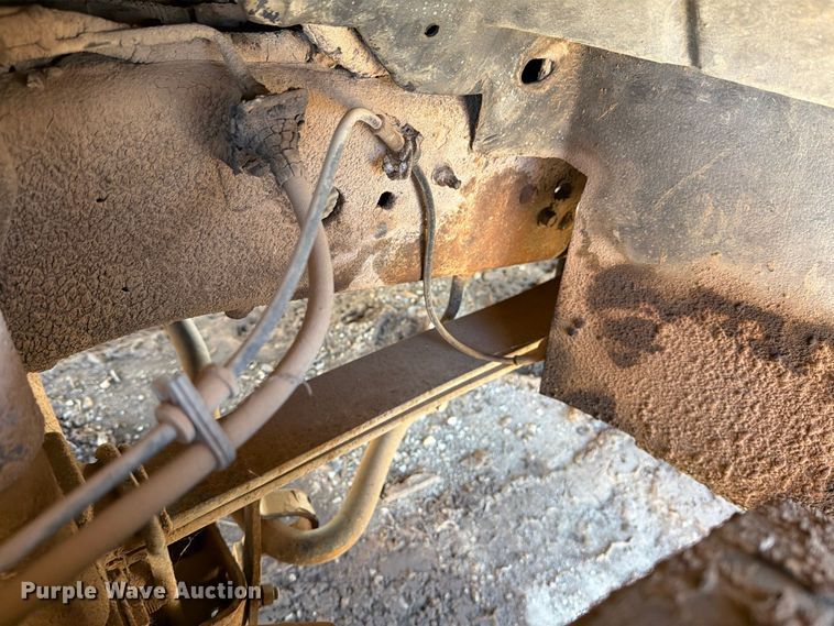 image for item DV8683 1999 Ford F450 bucket truck