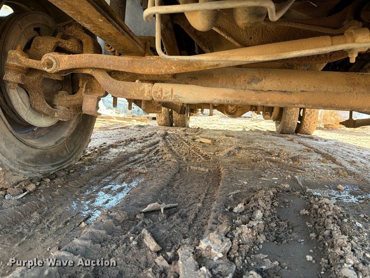 image for item DV8683 1999 Ford F450 bucket truck