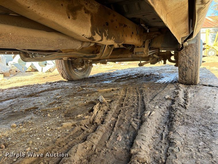 image for item DV8683 1999 Ford F450 bucket truck