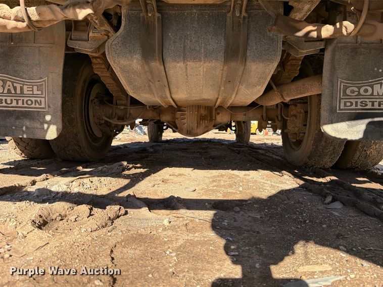 image for item DV8683 1999 Ford F450 bucket truck
