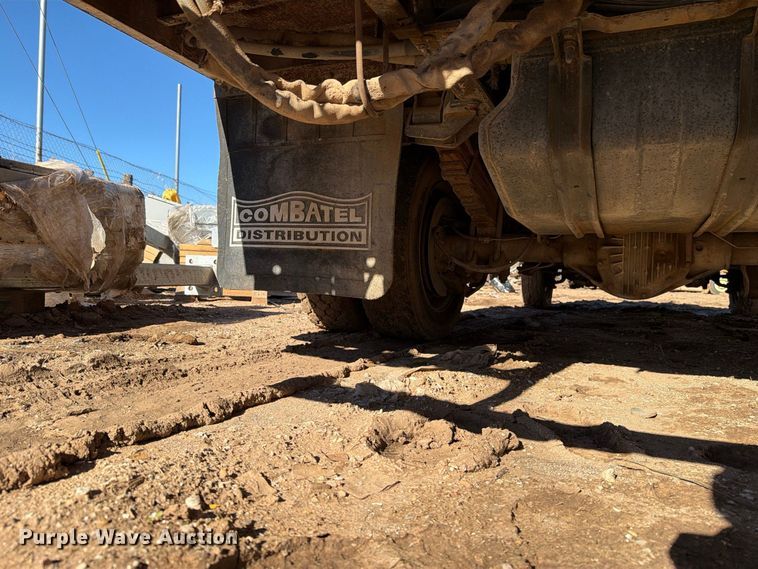 image for item DV8683 1999 Ford F450 bucket truck