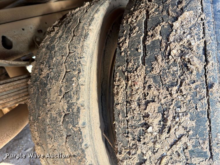 image for item DV8683 1999 Ford F450 bucket truck