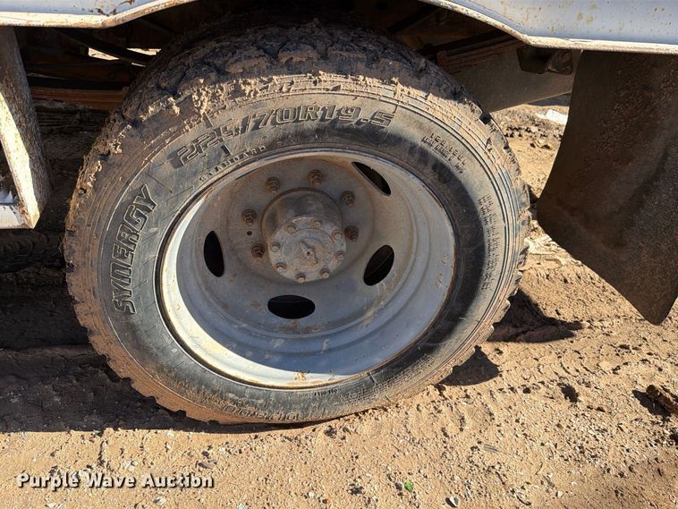 image for item DV8683 1999 Ford F450 bucket truck