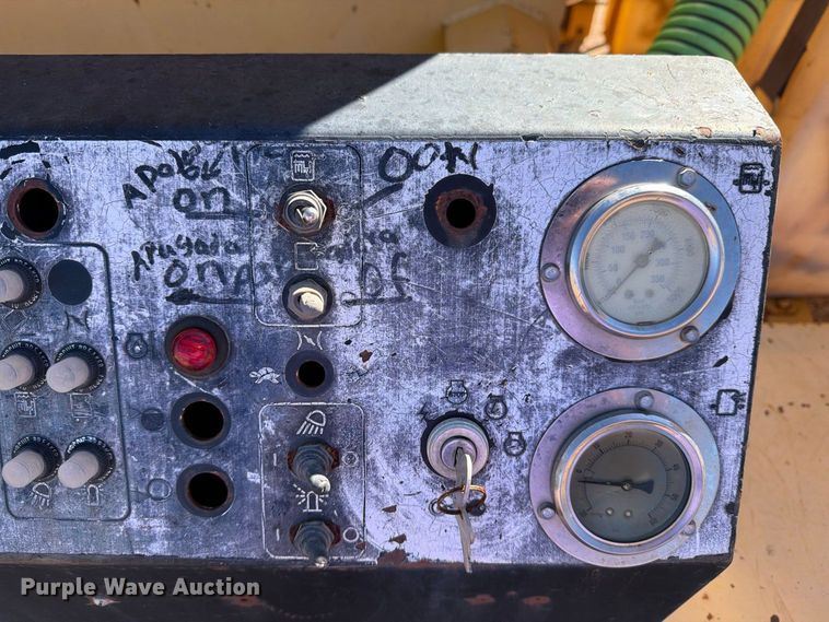 image for item DV8686 2000 Vermeer E550 vacuum excavator