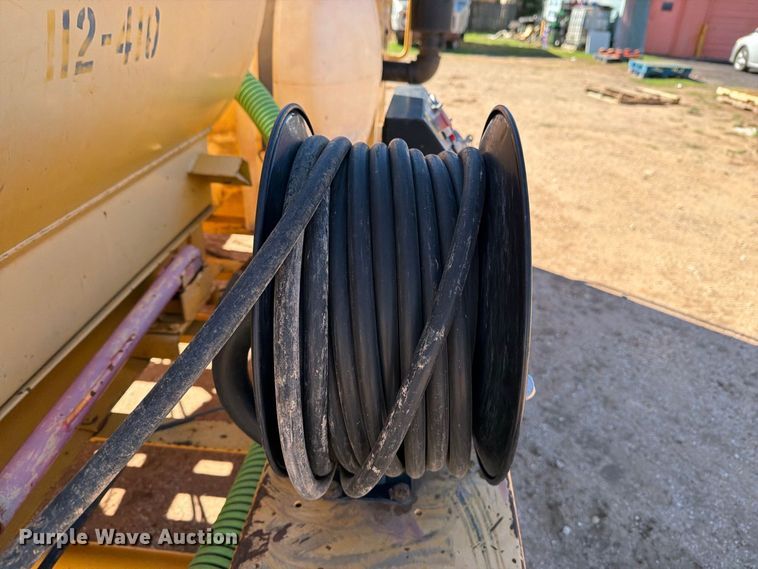 image for item DV8686 2000 Vermeer E550 vacuum excavator