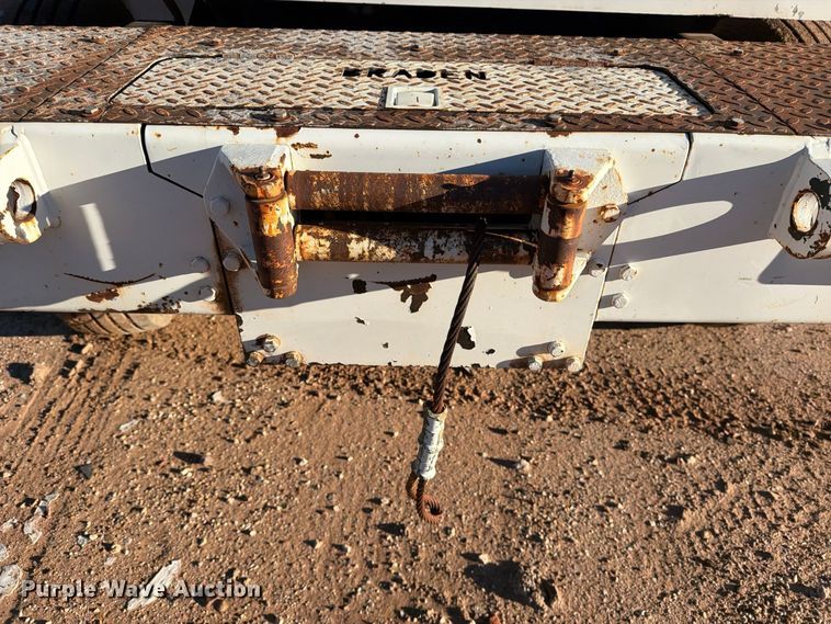 image for item DV8688 2001 International 4700 digger derrick truck