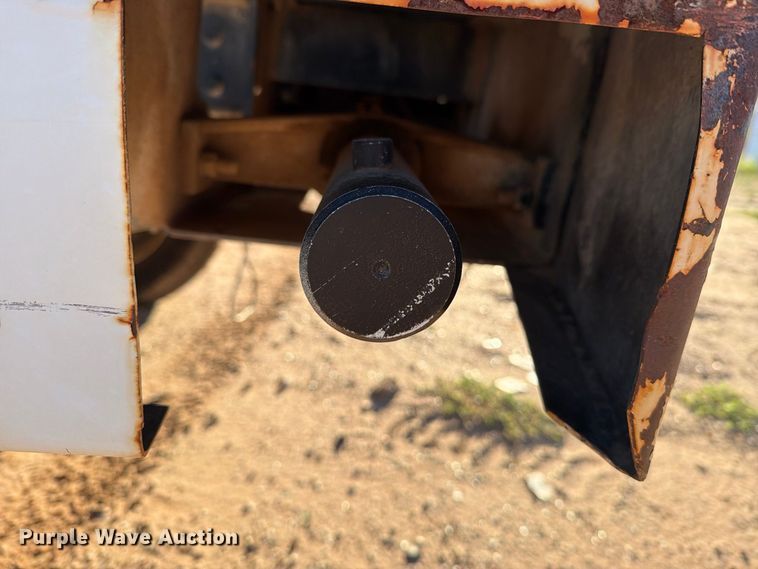 image for item DV8688 2001 International 4700 digger derrick truck