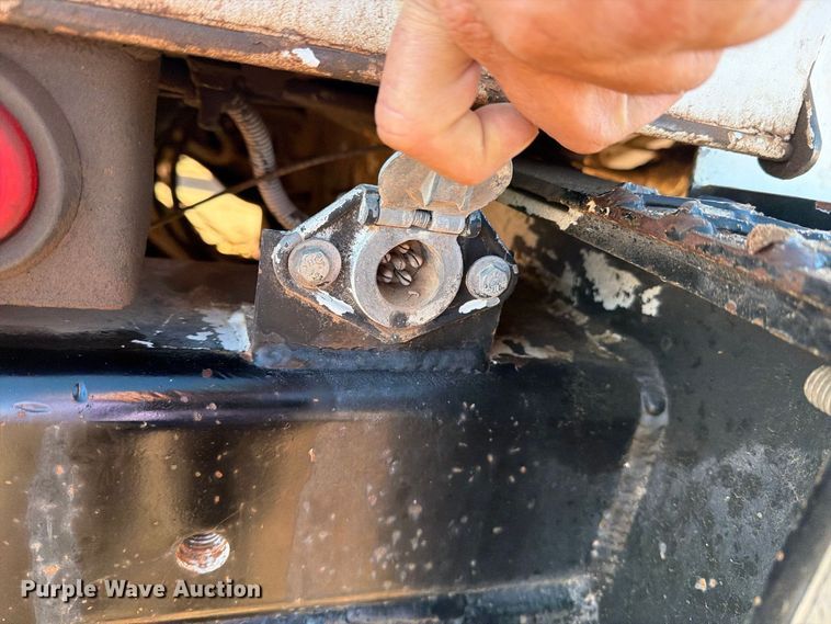 image for item DV8688 2001 International 4700 digger derrick truck