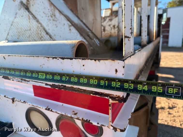 image for item DV8688 2001 International 4700 digger derrick truck