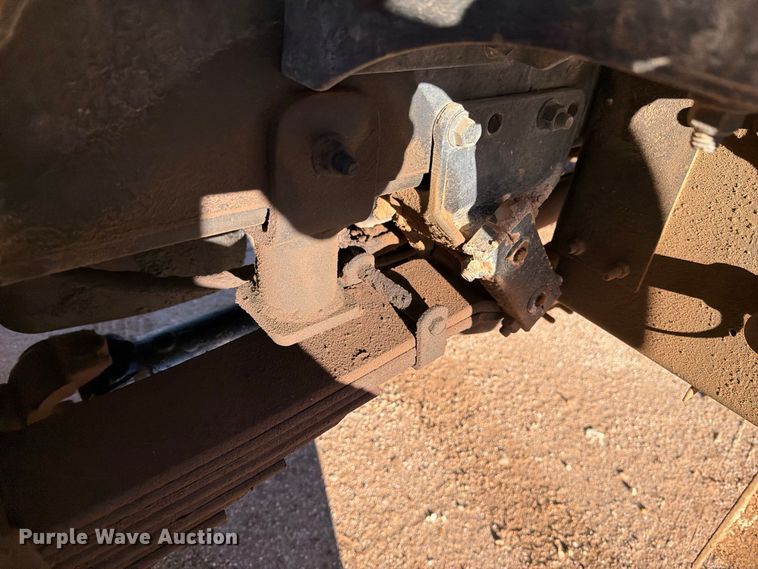image for item DV8688 2001 International 4700 digger derrick truck