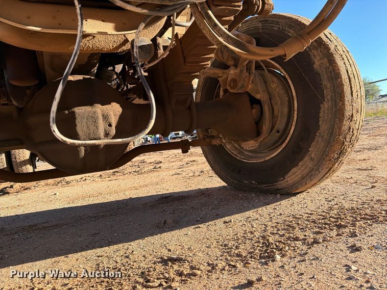 image for item DV8688 2001 International 4700 digger derrick truck