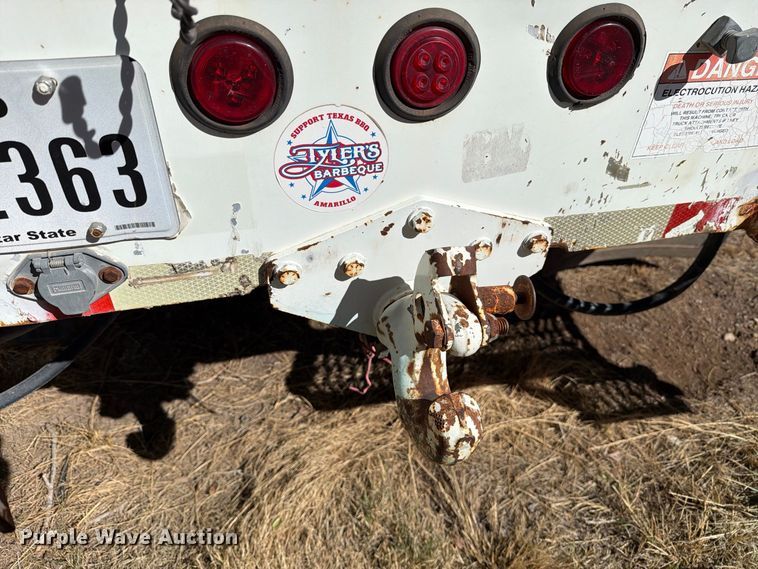 image for item DV8689 2006 International WorkStar 7300 bucket truck