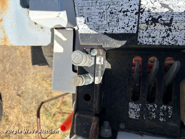 image for item DV8689 2006 International WorkStar 7300 bucket truck