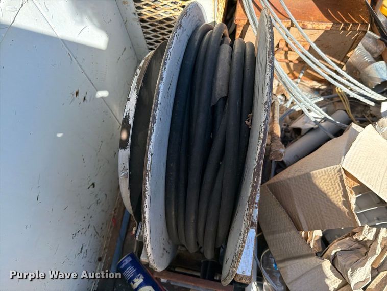image for item DV8689 2006 International WorkStar 7300 bucket truck