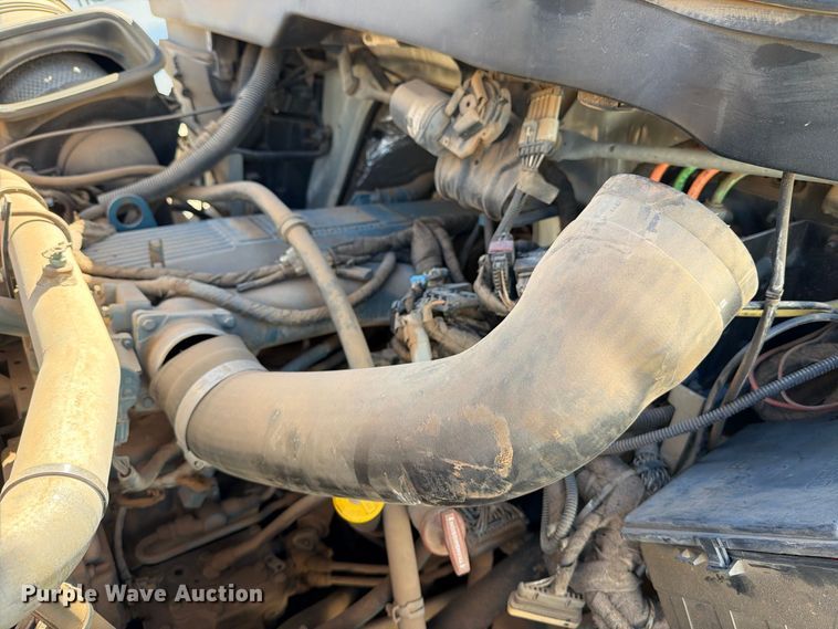 image for item DV8689 2006 International WorkStar 7300 bucket truck