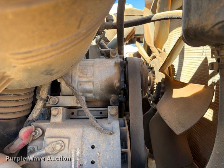 image for item DV8689 2006 International WorkStar 7300 bucket truck