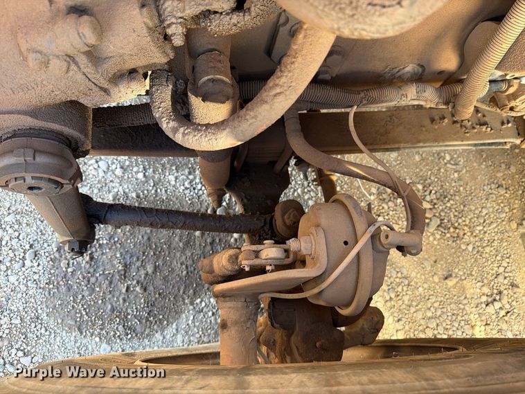image for item DV8689 2006 International WorkStar 7300 bucket truck