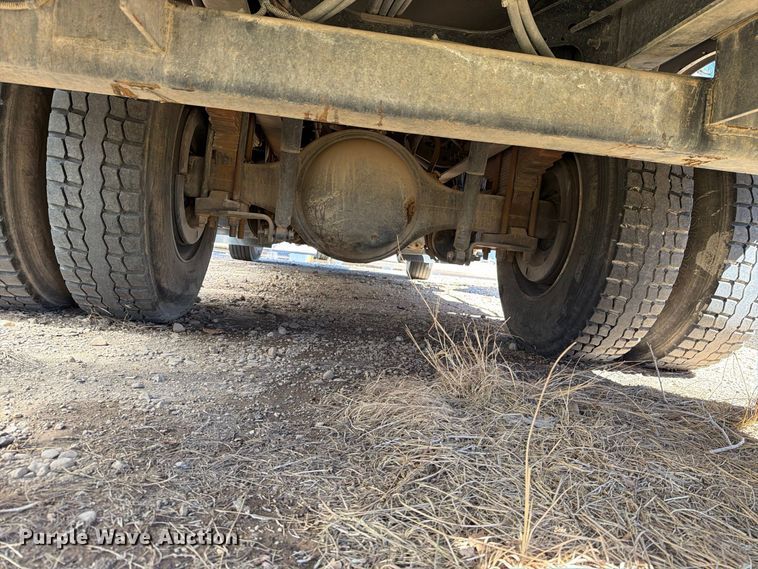 image for item DV8689 2006 International WorkStar 7300 bucket truck