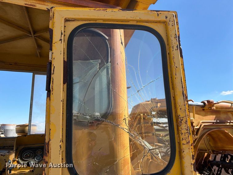 image for item DV8720 Caterpillar 613B conventional scraper 