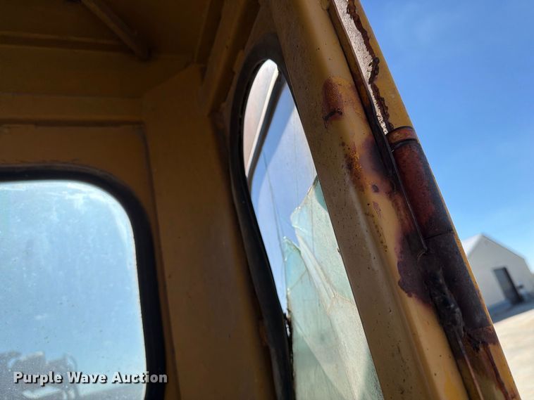 image for item DV8720 Caterpillar 613B conventional scraper 