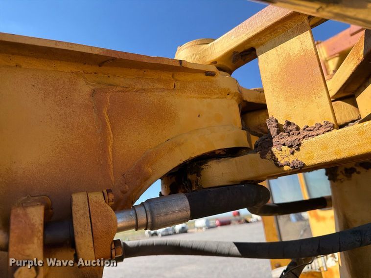 image for item DV8720 Caterpillar 613B conventional scraper 