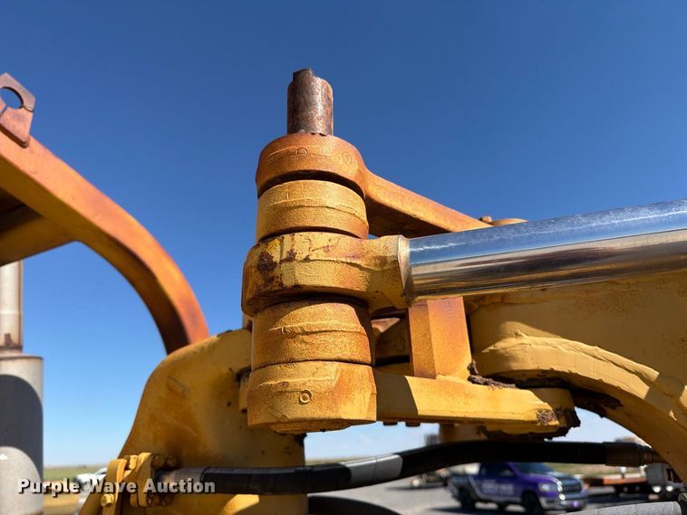image for item DV8720 Caterpillar 613B conventional scraper 
