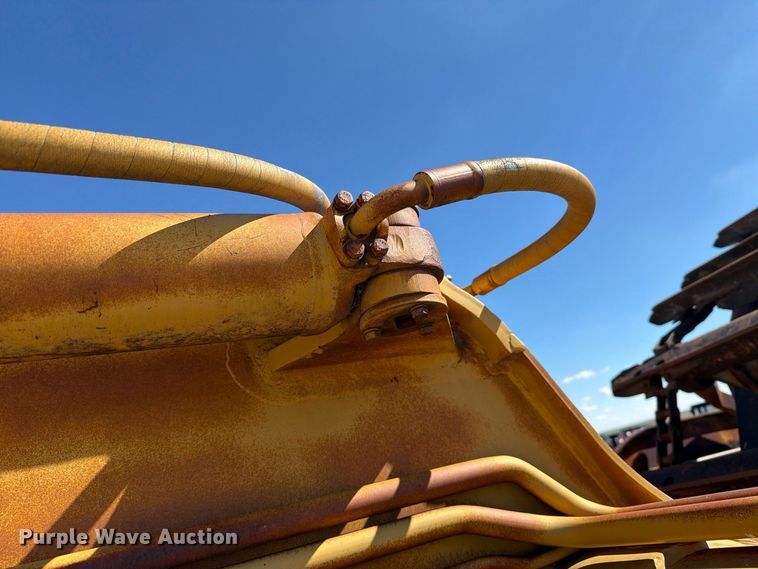 image for item DV8720 Caterpillar 613B conventional scraper 