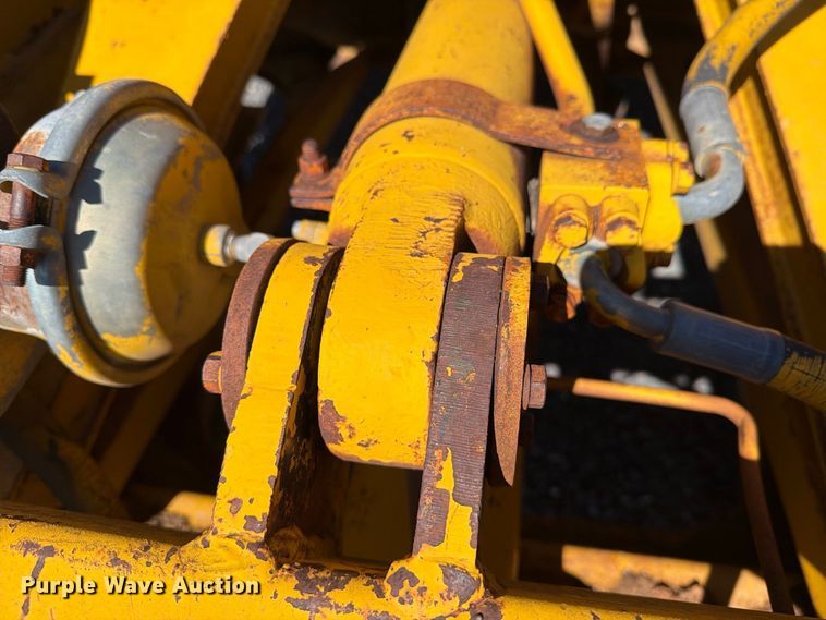 image for item DV8720 Caterpillar 613B conventional scraper 