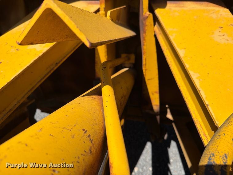 image for item DV8720 Caterpillar 613B conventional scraper 