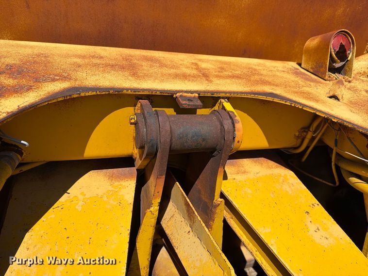 image for item DV8720 Caterpillar 613B conventional scraper 