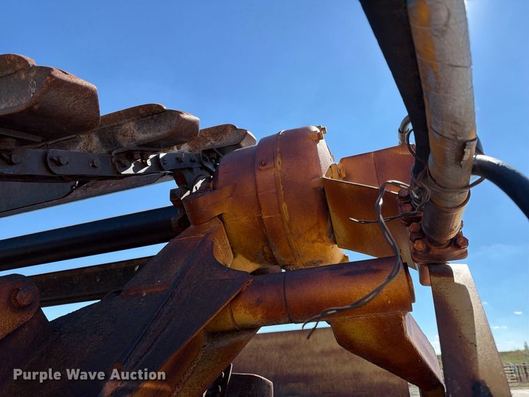 image for item DV8720 Caterpillar 613B conventional scraper 