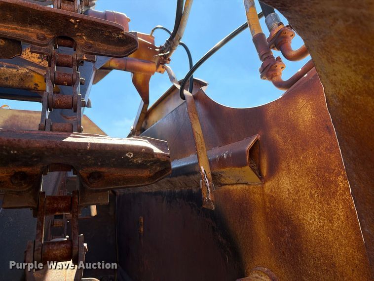 image for item DV8720 Caterpillar 613B conventional scraper 