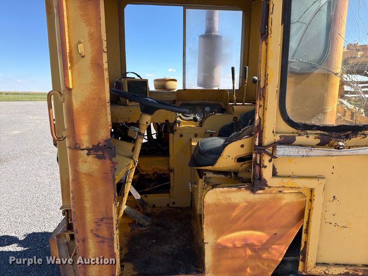 image for item DV8720 Caterpillar 613B conventional scraper 