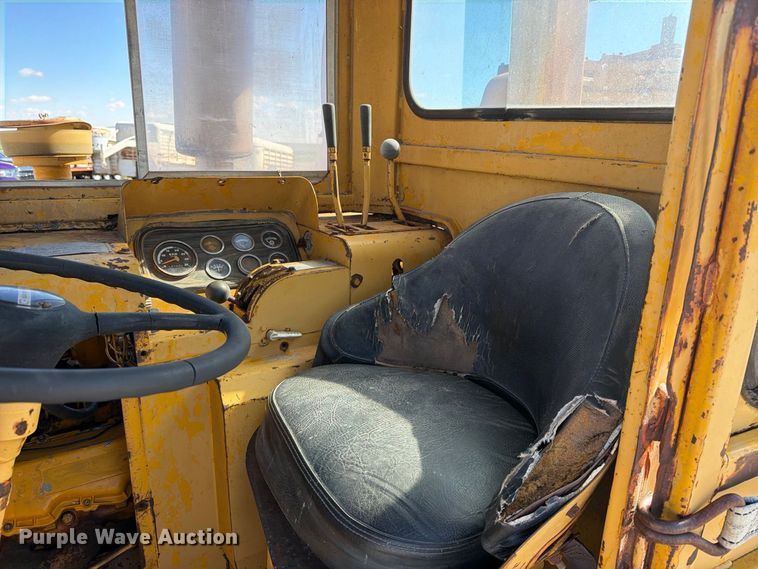 image for item DV8720 Caterpillar 613B conventional scraper 