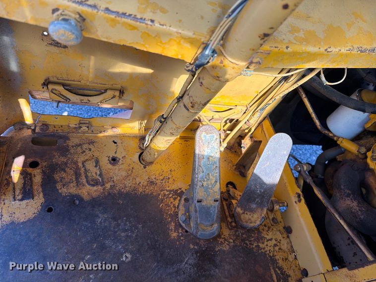 image for item DV8720 Caterpillar 613B conventional scraper 