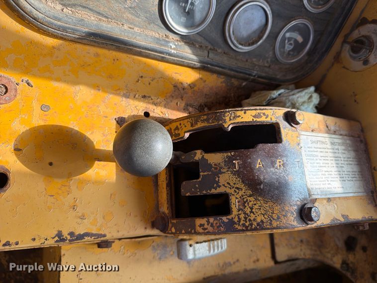 image for item DV8720 Caterpillar 613B conventional scraper 