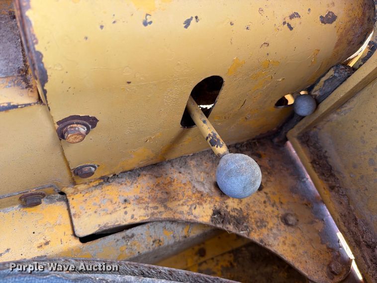 image for item DV8720 Caterpillar 613B conventional scraper 