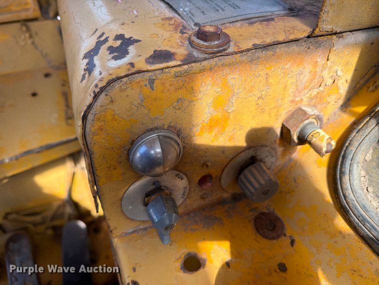 image for item DV8720 Caterpillar 613B conventional scraper 