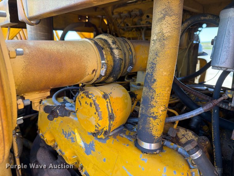 image for item DV8720 Caterpillar 613B conventional scraper 