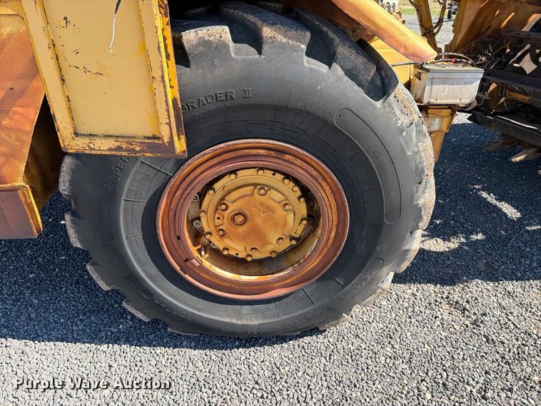 image for item DV8720 Caterpillar 613B conventional scraper 