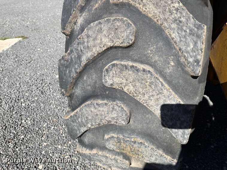 image for item DV8720 Caterpillar 613B conventional scraper 