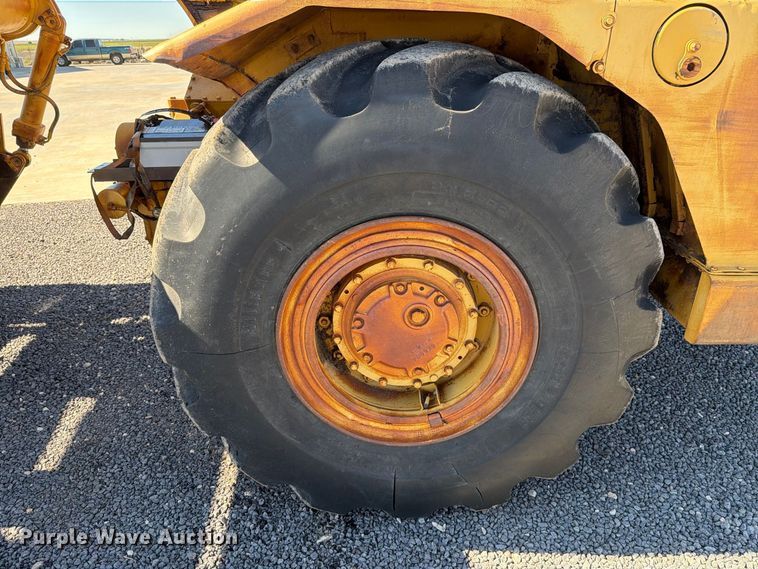 image for item DV8720 Caterpillar 613B conventional scraper 