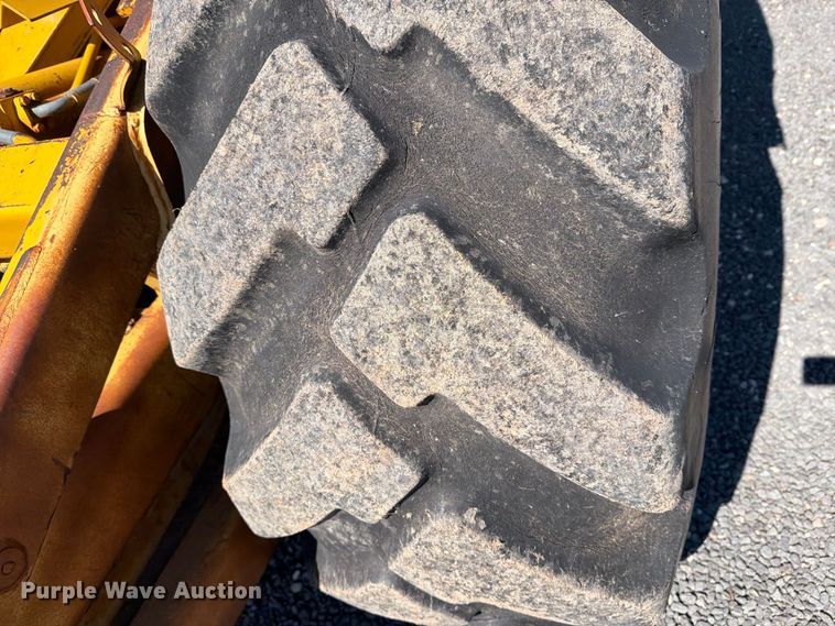 image for item DV8720 Caterpillar 613B conventional scraper 