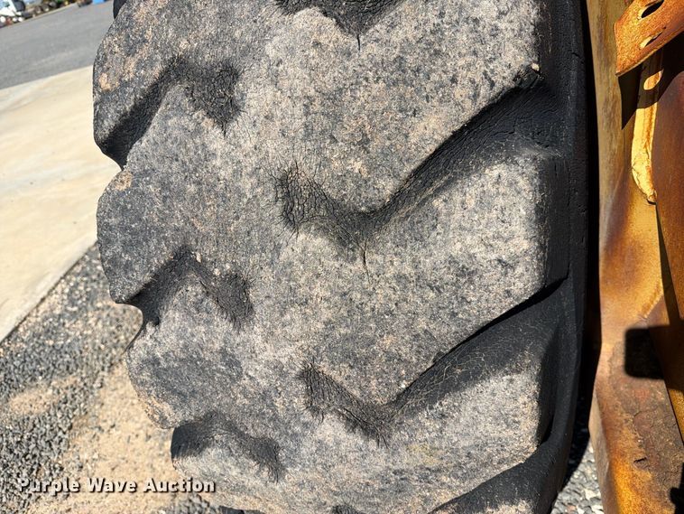 image for item DV8720 Caterpillar 613B conventional scraper 