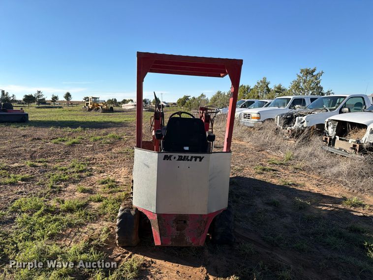 image for item DV8728 Mobility Dipper 4X4 compact wheel loader