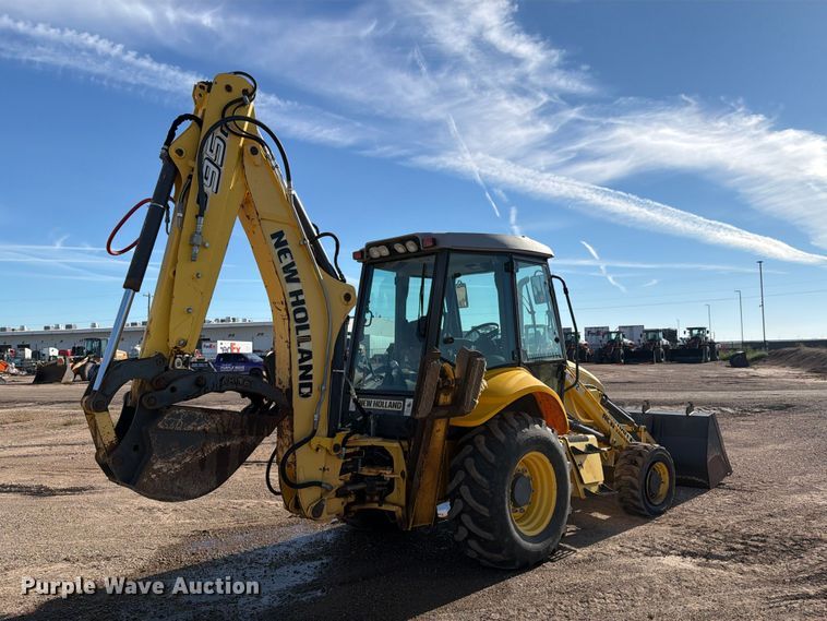 image for item DV8735 2014 New Holland B95C backhoe