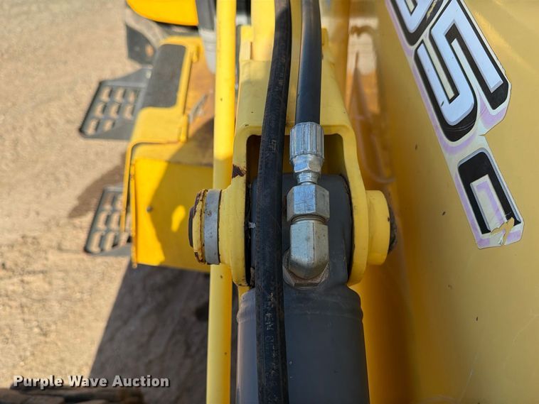 image for item DV8735 2014 New Holland B95C backhoe